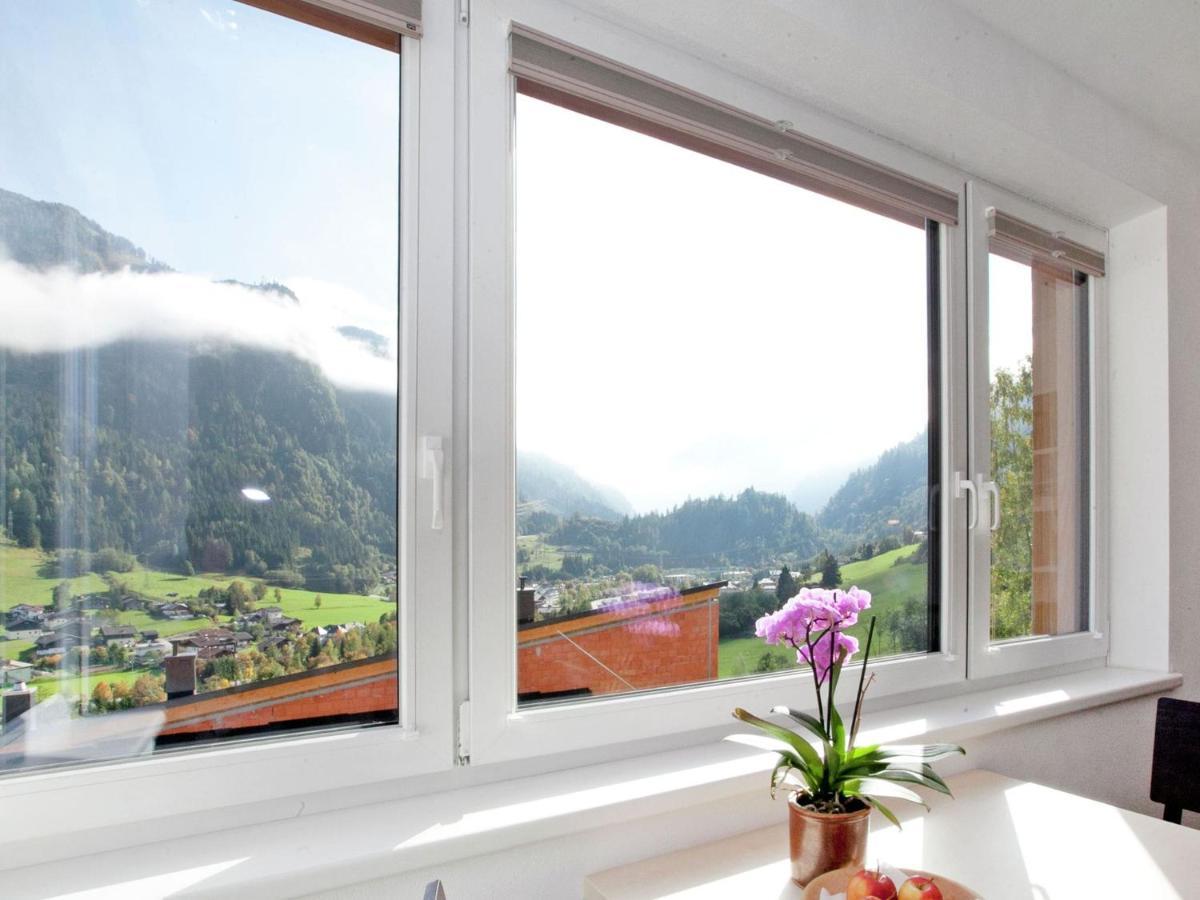 Apartment With Terrace In Kaprun Salzburg Bagian luar foto