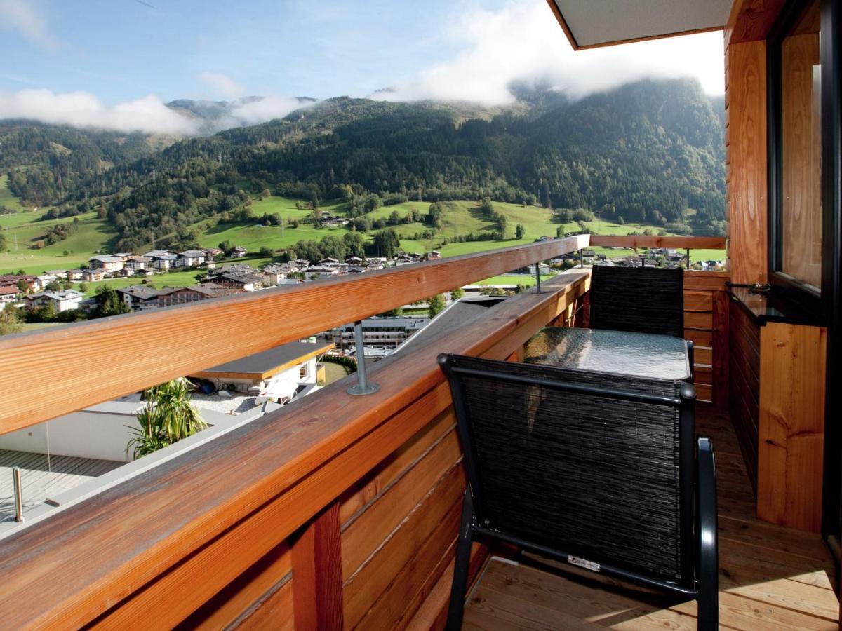Apartment With Terrace In Kaprun Salzburg Bagian luar foto