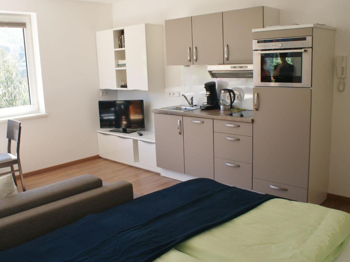 Apartment With Terrace In Kaprun Salzburg Bagian luar foto