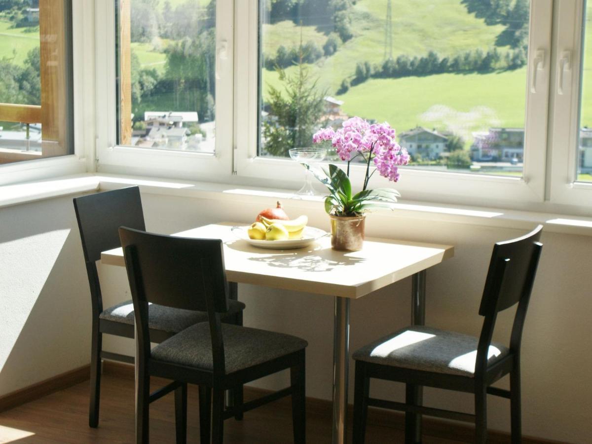 Apartment With Terrace In Kaprun Salzburg Bagian luar foto